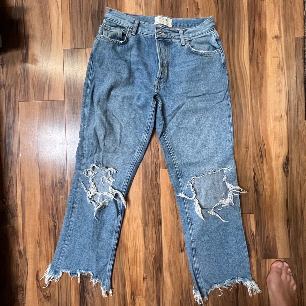 Free people cropped, flare, rip knee jeans. Light wash